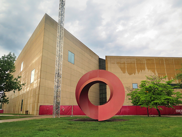 The <a href="https://artmuseum.indiana.edu/media-kits/Light%20Totem%20solar%20panel%20project.html" target="_blank" rel="noopener">IU Eskenazi Museum of Art</a> is another campus building with solar panels. | Limestone Post